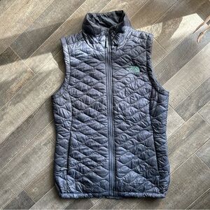 THE NORTH FACE Thermoball Quilted Full-Zip Gray Puffer Vest Women’s XS